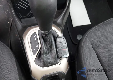 2016 Jeep Renegade Latitude z USA, uszkodzony, nr VIN ZACCJABT0GPE04136